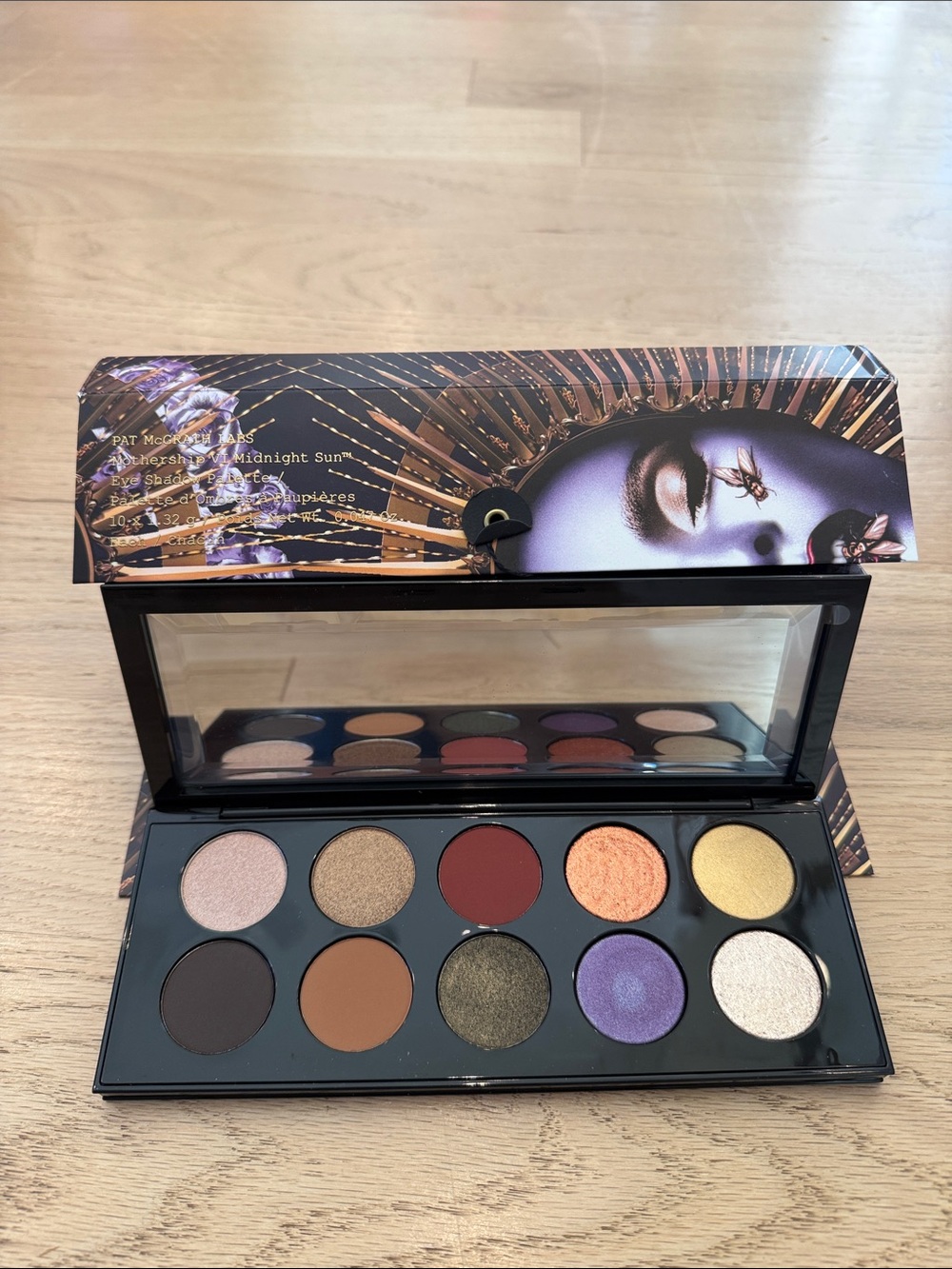 NWOT - 10-Color Women's Eyeshadow Palette — Warm Reds, Golds & Purples